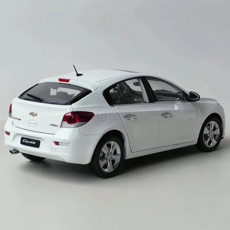 [OEM] 1:18 Chevrolet 2012 Cruze bianco modellino di auto Die-Cast