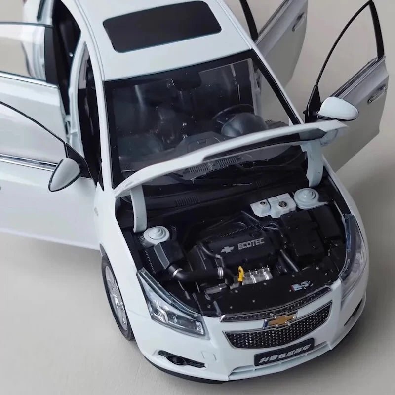 [OEM] 1:18 Chevrolet 2012 Cruze bianco modellino di auto Die-Cast