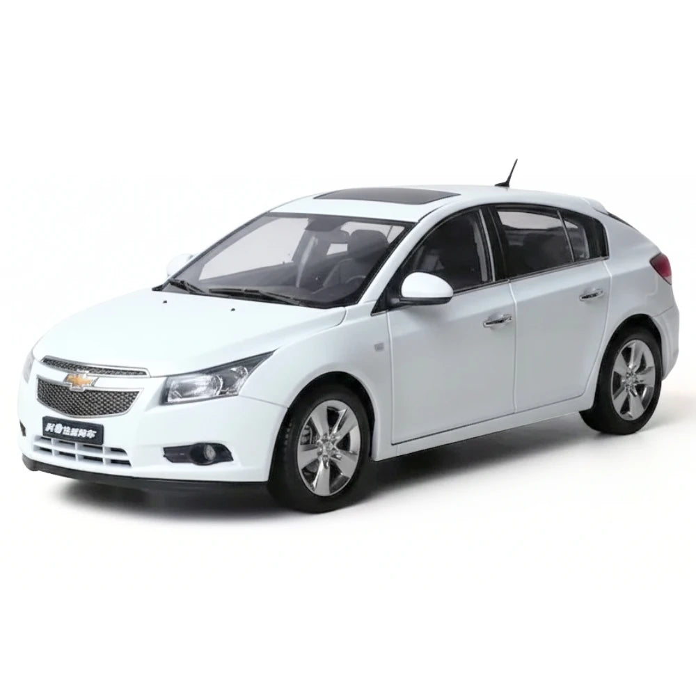 [OEM] 1:18 Chevrolet 2012 Cruze White Model Car Die-Cast