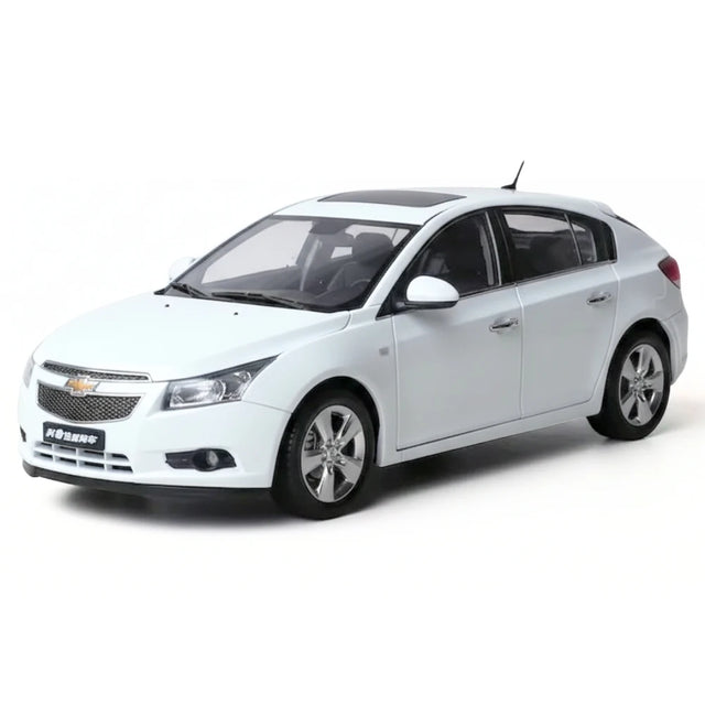 [OEM] 1:18 Chevrolet 2012 Cruze White Model Car Die-Cast