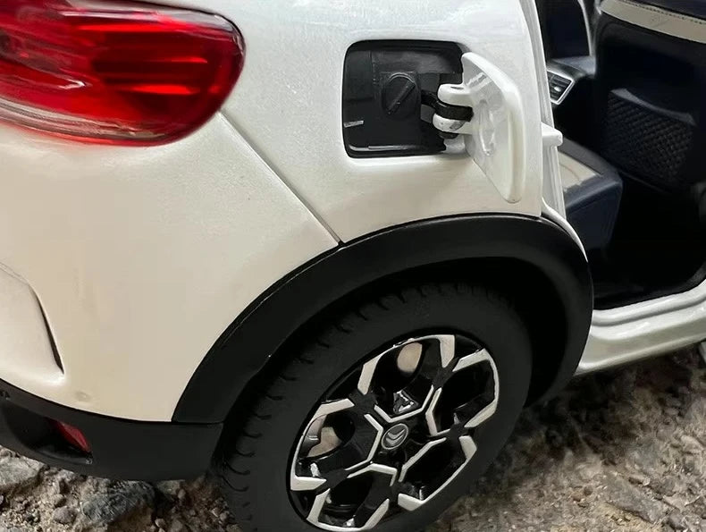 [OEM] 1:18 Citroen 2022 C5 Aircross Beyond White Model Car Die-Cast