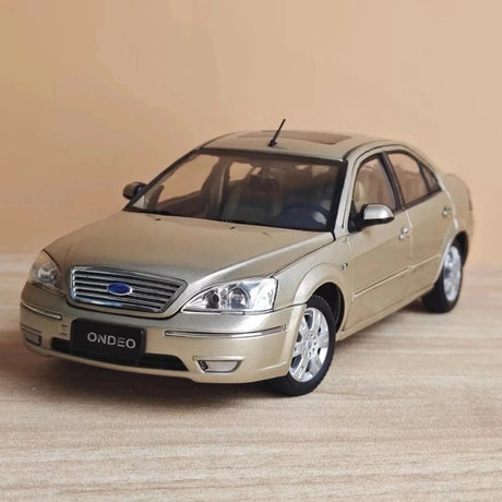 [OEM] 1:18 Ford 2000 Mondeo goud modelauto Die-Cast