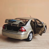 [OEM] 1:18 Ford 2000 Mondeo Gold Model Car Die-Cast