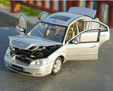 [OEM] 1:18 Ford 2000 Mondeo Silver Model Car Die-Cast