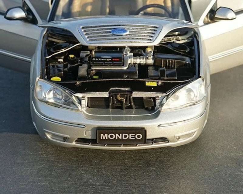 [OEM] 1:18 Ford 2000 Mondeo Silver Model Car Die-Cast