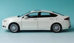 [OEM] 1:18 Ford 2012 Mondeo White Model Car Die-Cast
