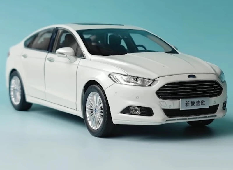 [OEM] 1:18 Ford 2012 Mondeo White Model Car Die-Cast