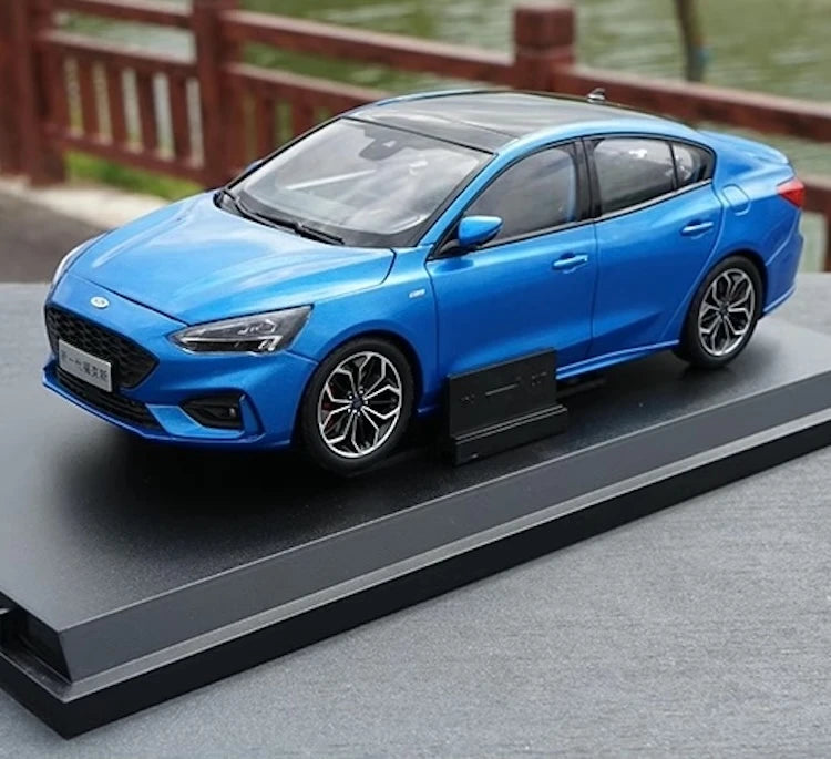 [OEM] 1:18 Ford 2020 Focus Blue Model Car Die-Cast