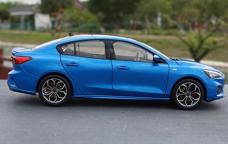 [OEM] 1:18 Ford 2020 Focus Blue Model Car Die-Cast