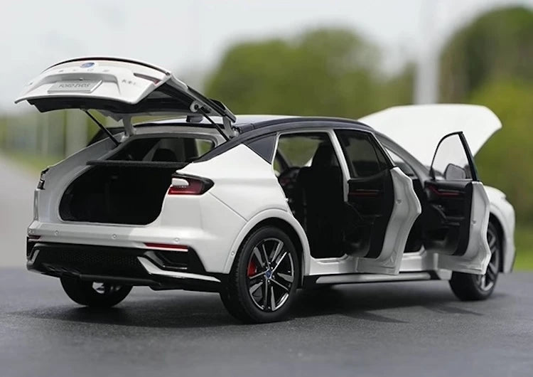 [OEM] 1:18 Ford 2021 Mondeo Sport White Model Car Die-Cast