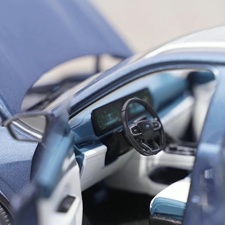 [OEM] 1:18 Ford 2022 Equator Blue Model Car Die-Cast