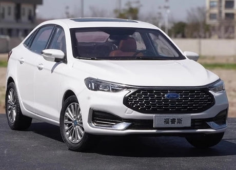 [OEM] 1:18 Ford 2022 Escort White Model Car Die-Cast