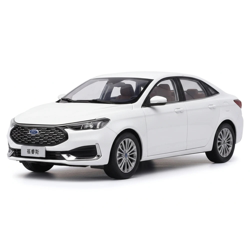 [OEM] 1:18 Ford 2022 Escort bianco modellino di auto Die-Cast