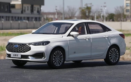 [OEM] 1:18 Ford 2022 Escort White Model Car Die-Cast