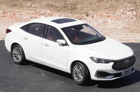 [OEM] 1:18 Ford 2022 Escort White Model Car Die-Cast