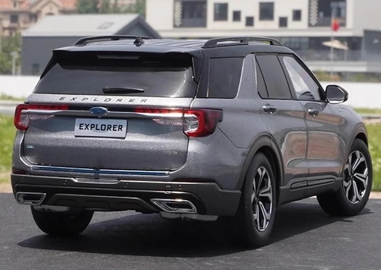 [OEM] 1:18 Ford 2023 Explorer gray modelauto Die-Cast