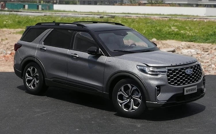 [OEM] 1:18 Ford 2023 Explorer gray modelauto Die-Cast