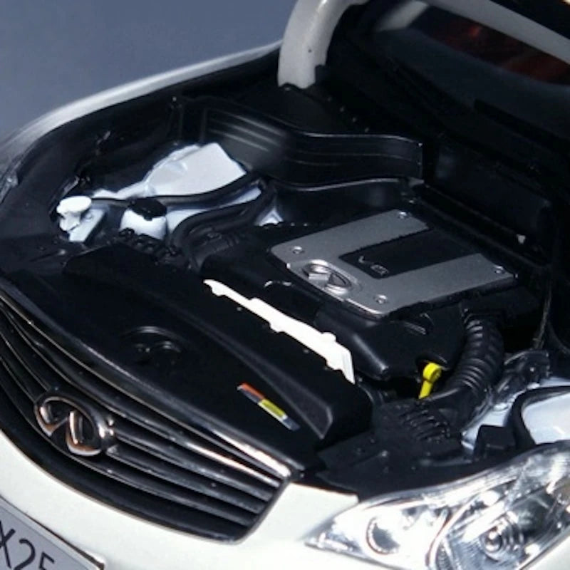 [OEM] 1:18 Infiniti 2011 EX25 White Model Car Die-Cast