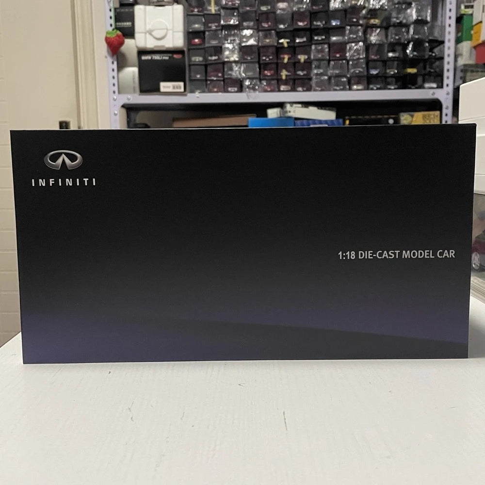 [OEM] 1:18 Infiniti 2015 ESQ White Model Car Die-Cast