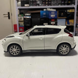 [OEM] 1:18 Infiniti 2015 ESQ White Model Car Die-Cast