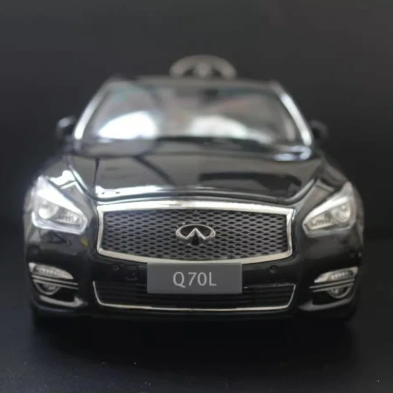 [OEM] 1:18 Infiniti 2017 Q70L Black Model Car Die-Cast
