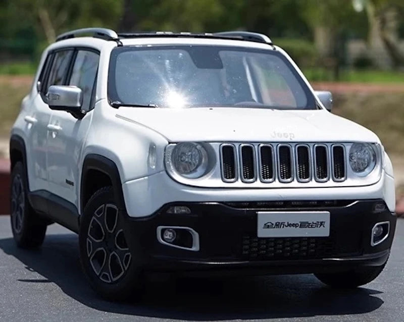 [OEM] 1:18 Jeep 2014 Renegade White Model Car Die-Cast
