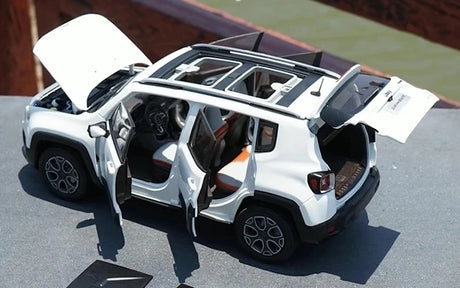 [OEM] 1:18 Jeep 2014 Renegade White Model Car Die-Cast