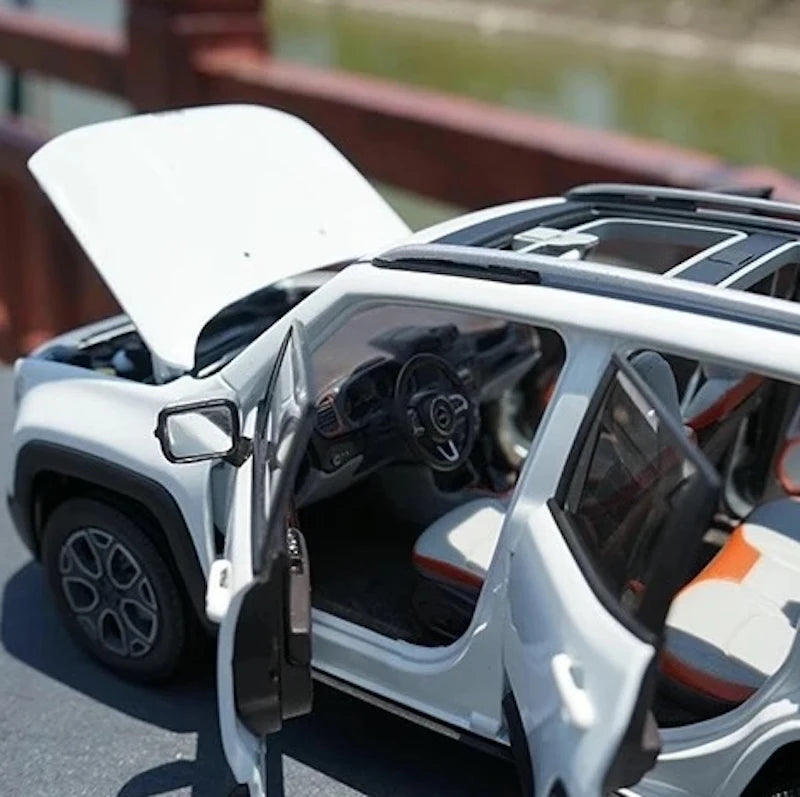 [OEM] 1:18 Jeep 2014 Renegade White Model Car Die-Cast