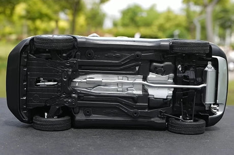 [OEM] 1:18 Jeep 2017 Compass Silver Model Car Die-Cast