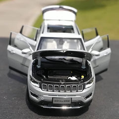 [OEM] 1:18 Jeep 2017 Compass Silver Model Car Die-Cast