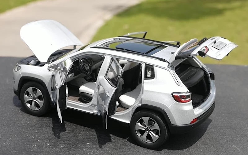 [OEM] 1:18 Jeep 2017 Compass Silver Model Car Die-Cast