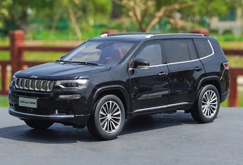 [OEM] 1:18 Jeep 2018 Grand Commander Black Model Car Die-Cast
