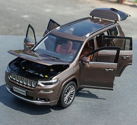 [OEM] 1:18 Jeep 2018 Grand Commander Brown Model Car Die-Cast