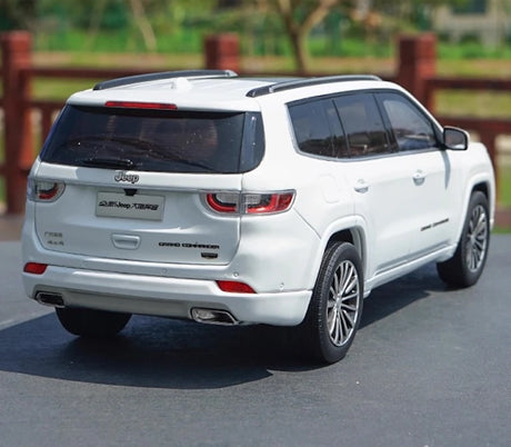 [OEM] 1:18 Jeep 2018 Grand Commander White Model Car Die-Cast