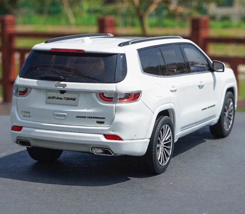 [OEM] 1:18 Jeep 2018 Grand Commander White Model Car Die-Cast