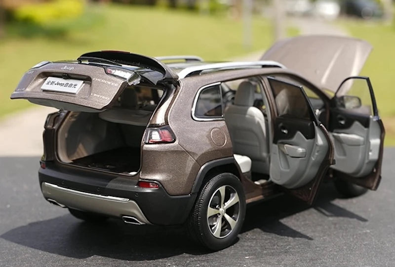 [OEM] 1:18 Jeep 2020 Cherokee Brown Model Car Die-Cast