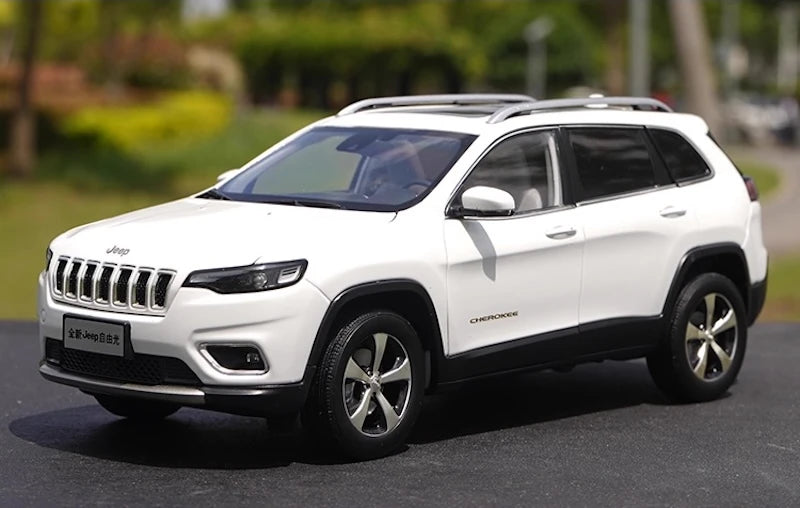 [OEM] 1:18 Jeep 2020 Cherokee White Model Car Die-Cast