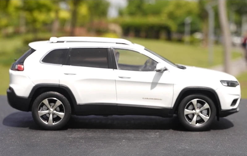 [OEM] 1:18 Jeep 2020 Cherokee wit modelauto Die-Cast