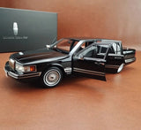 [OEM] 1:18 Lincoln 1990 Town Black Model Car Die-Cast