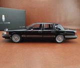[OEM] 1:18 Lincoln 1990 Town Black Model Car Die-Cast
