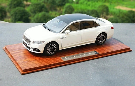 [OEM] 1:18 Lincoln 2017 Continental White Model Car Die-Cast