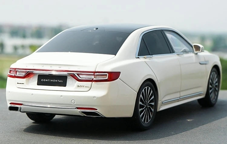 [OEM] 1:18 Lincoln 2017 Continental White Model Car Die-Cast