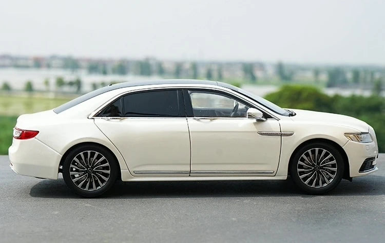 [OEM] 1:18 Lincoln 2017 Continental blanc voiture miniature Die-Cast