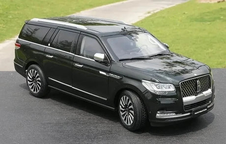 [OEM] 1:18 Lincoln 2019 Navigator Black Model Car Die-Cast