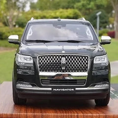 [OEM] 1:18 Lincoln 2019 Navigator Black Model Car Die-Cast