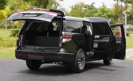 [OEM] 1:18 Lincoln 2019 Navigator Black Model Car Die-Cast