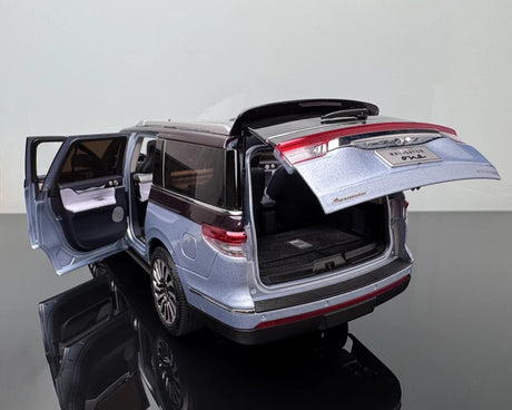 [OEM] 1:18 Lincoln 2019 Navigator Blue Model Car Die-Cast