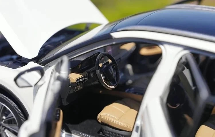 [OEM] 1:18 Lincoln 2020 Corsair White Model Car Die-Cast
