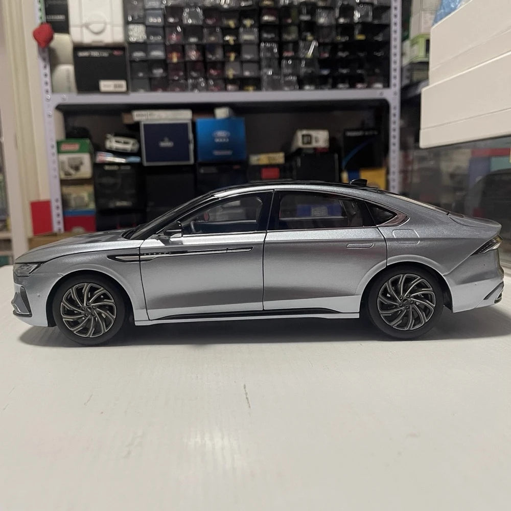 [OEM] 1:18 Lincoln 2022 Zephyr Silver Model Car Die-Cast