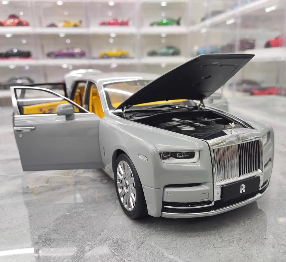 [OEM] 1:18 Rolls-Royce 2017 Phantom VIII EWB harmaa pienoismalli Die-Cast